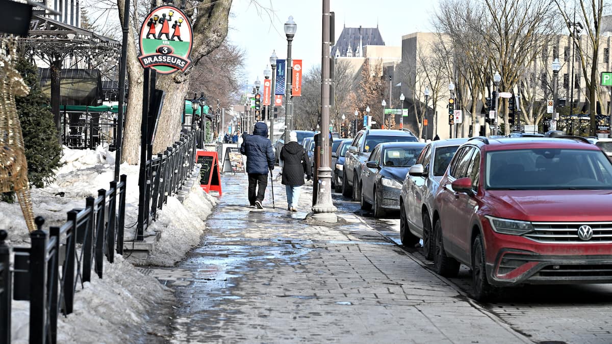 «Ça va faire mal pendant des années»: les terrasses sur Grande Allée réduites par le chantier du tramway