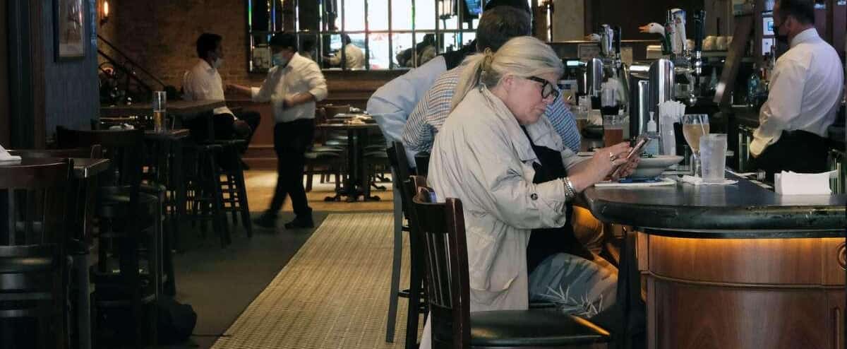 Les propriétaires de bars mécontents des mesures sanitaires