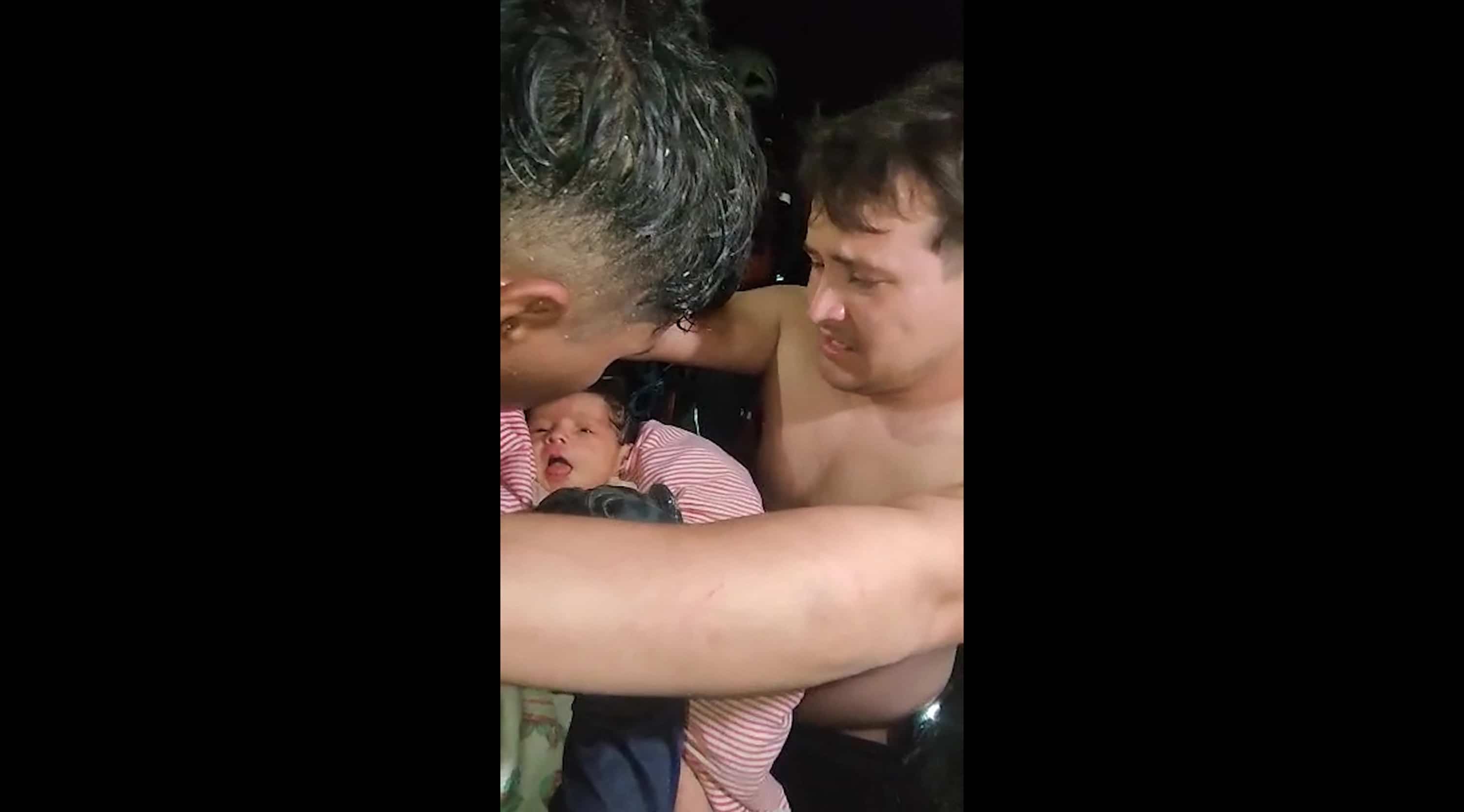 Séismes au Venezuela: un bébé récupéré sain et sauf dans les décombres