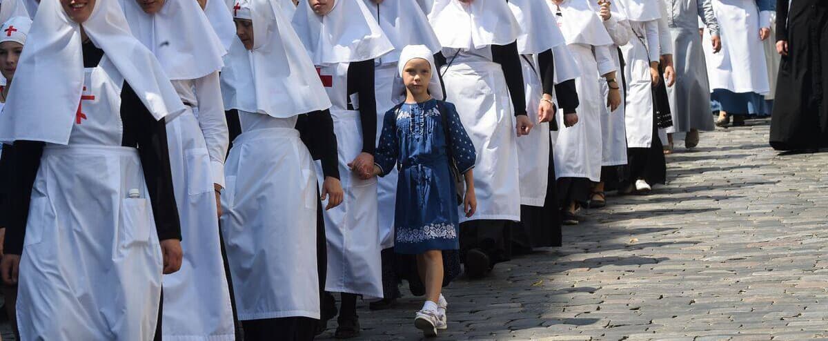 La Chiesa ortodossa ucraina, finora affiliata a Mosca, ha annunciato la sua separazione dalla Russia