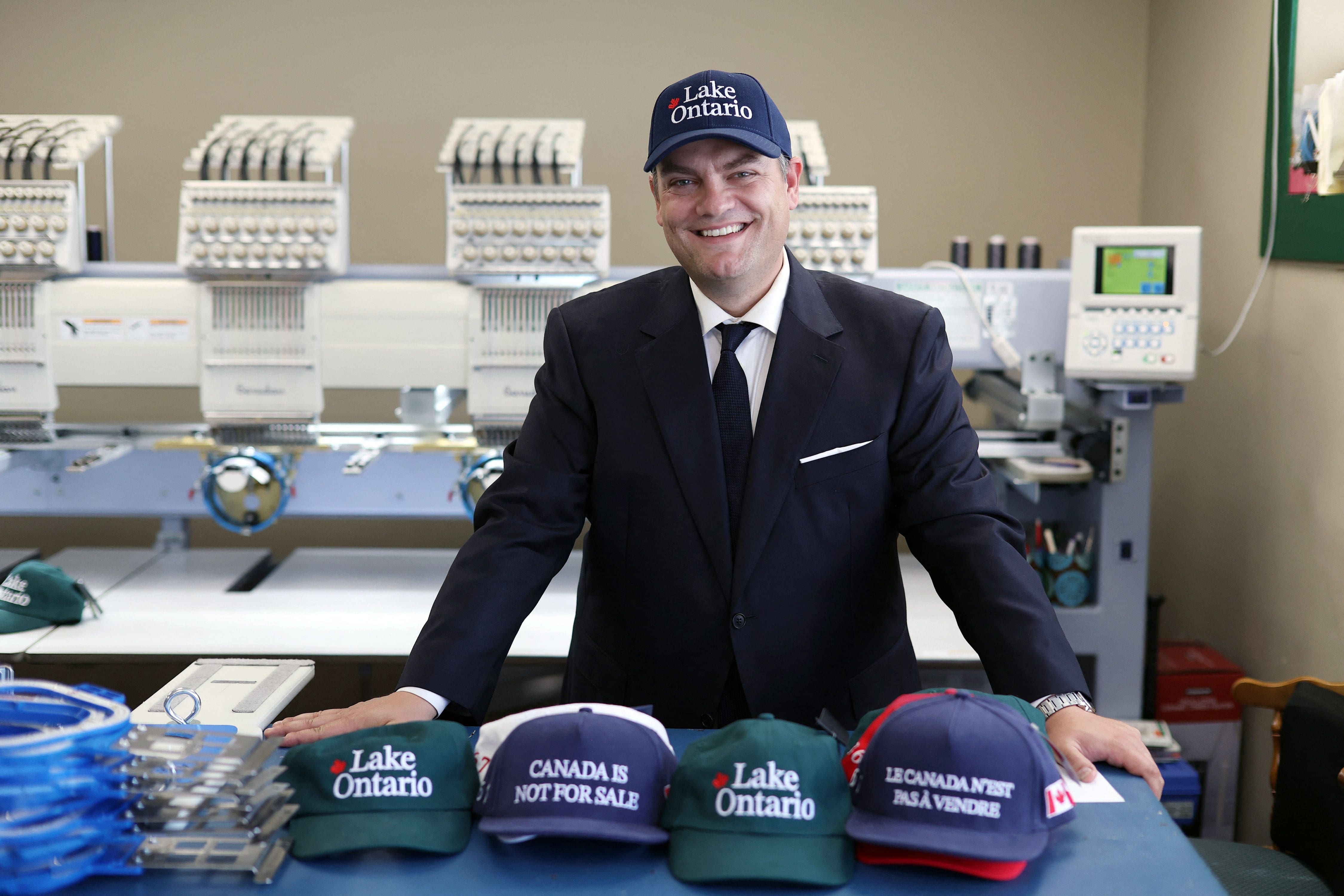 Lac Ontario: une casquette contre le décret de Trump