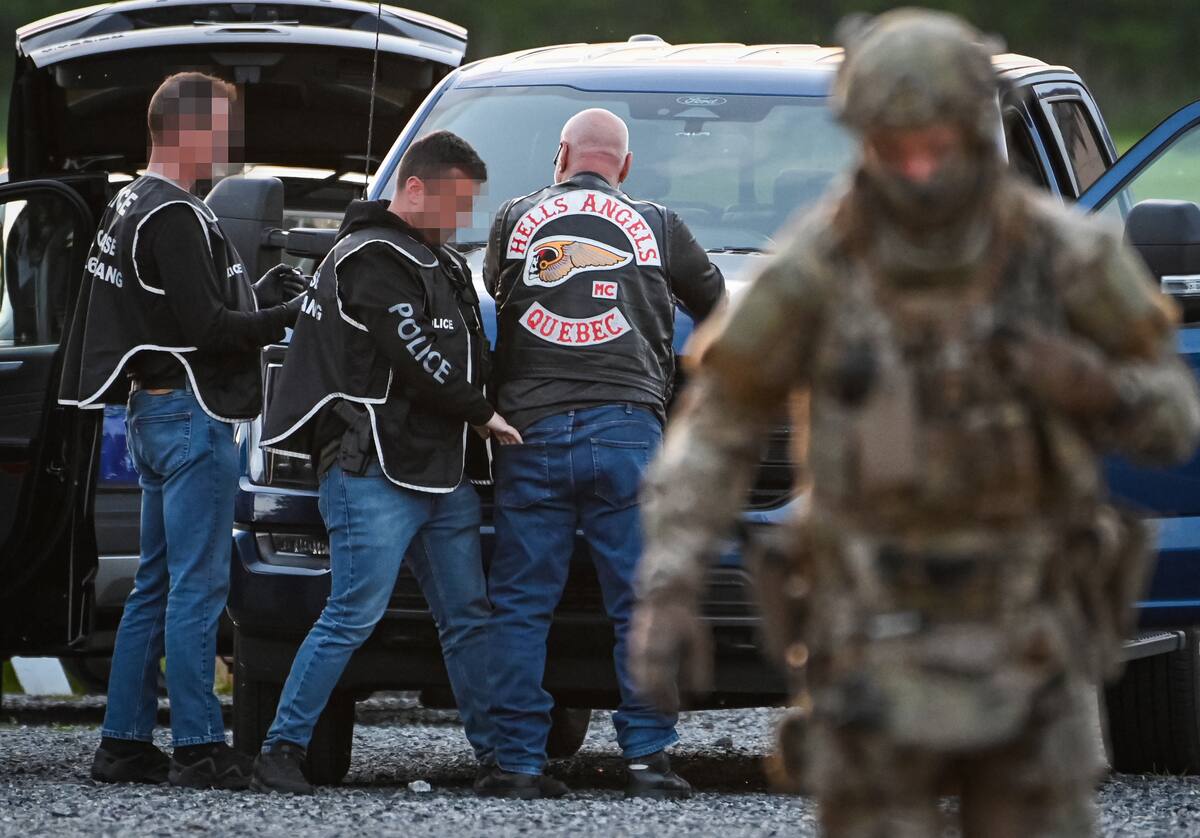 Descente au repaire des Hells: au tour de la police de faire une d&eacute;monstration de force