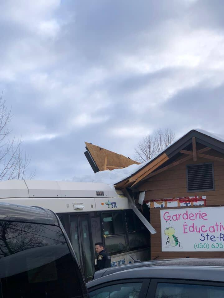 «C’était le chaos» plusieurs enfants blessés après une collision