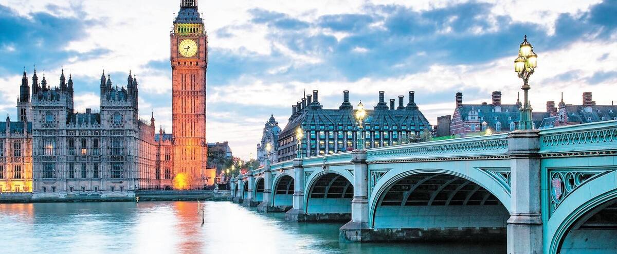 Signature de l'accord de libreéchange postBrexit entre Londres et