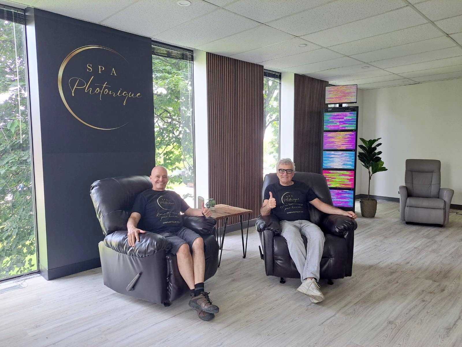 Un spa controversé de Montréal, qui prétend «réparer l’ADN» et même «recharger» les cellules cancéreuses, fait face à plusieurs accusations.