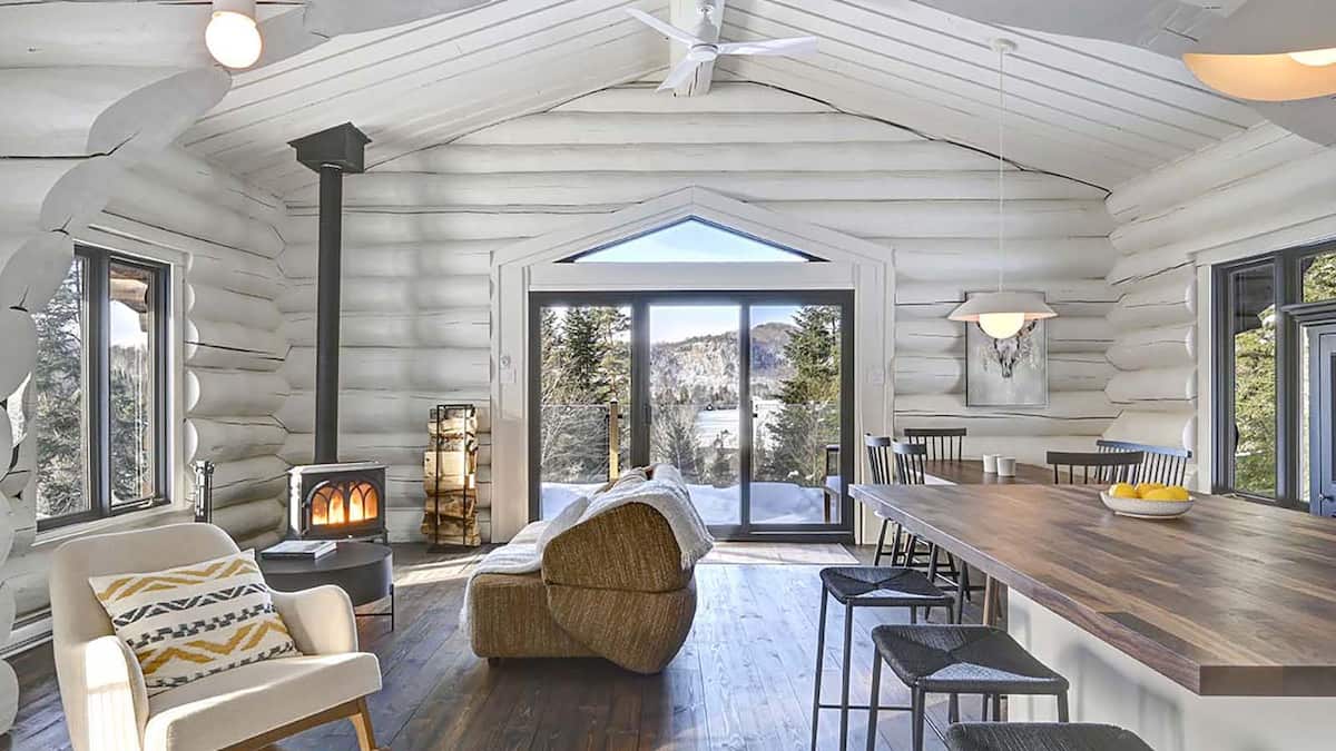 Une magnifique maison en bois rond avec spa au Lac-Supérieur pour 785 ...