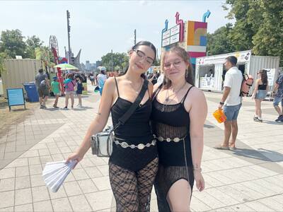 Asia Robinson (20) y Faith Medeios (18), New Brunswick, estuvieron en el Festival Osheaga el 2 de agosto de 2025. Crédito: Félix Desjardins