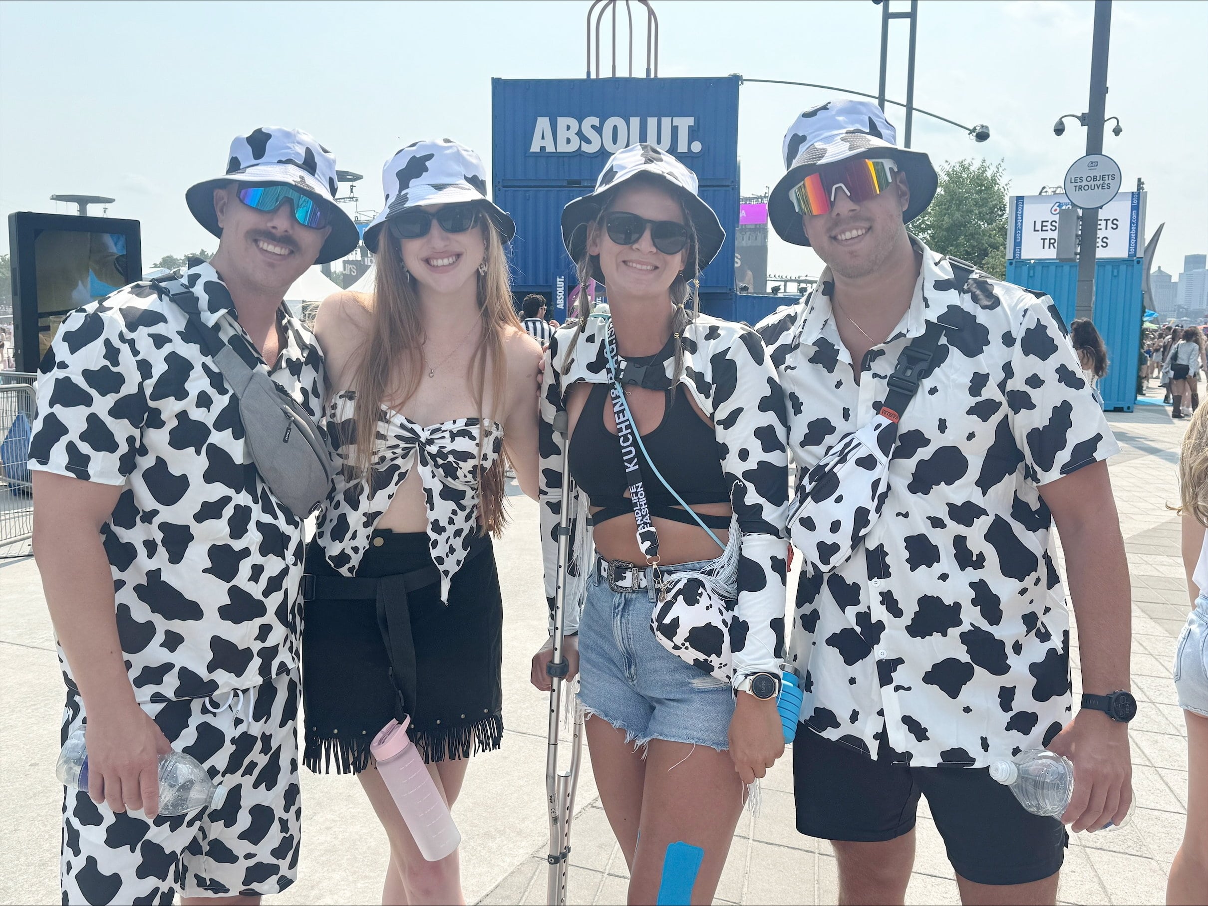 [PHOTOS] Voici les looks d&eacute;contract&eacute;s et cr&eacute;atifs de 30 festivaliers pour le jour 2 du festival Osheaga