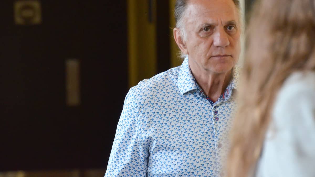 Coupable d’avoir fait des prêts usuraires, dont un à un taux de près de 120%