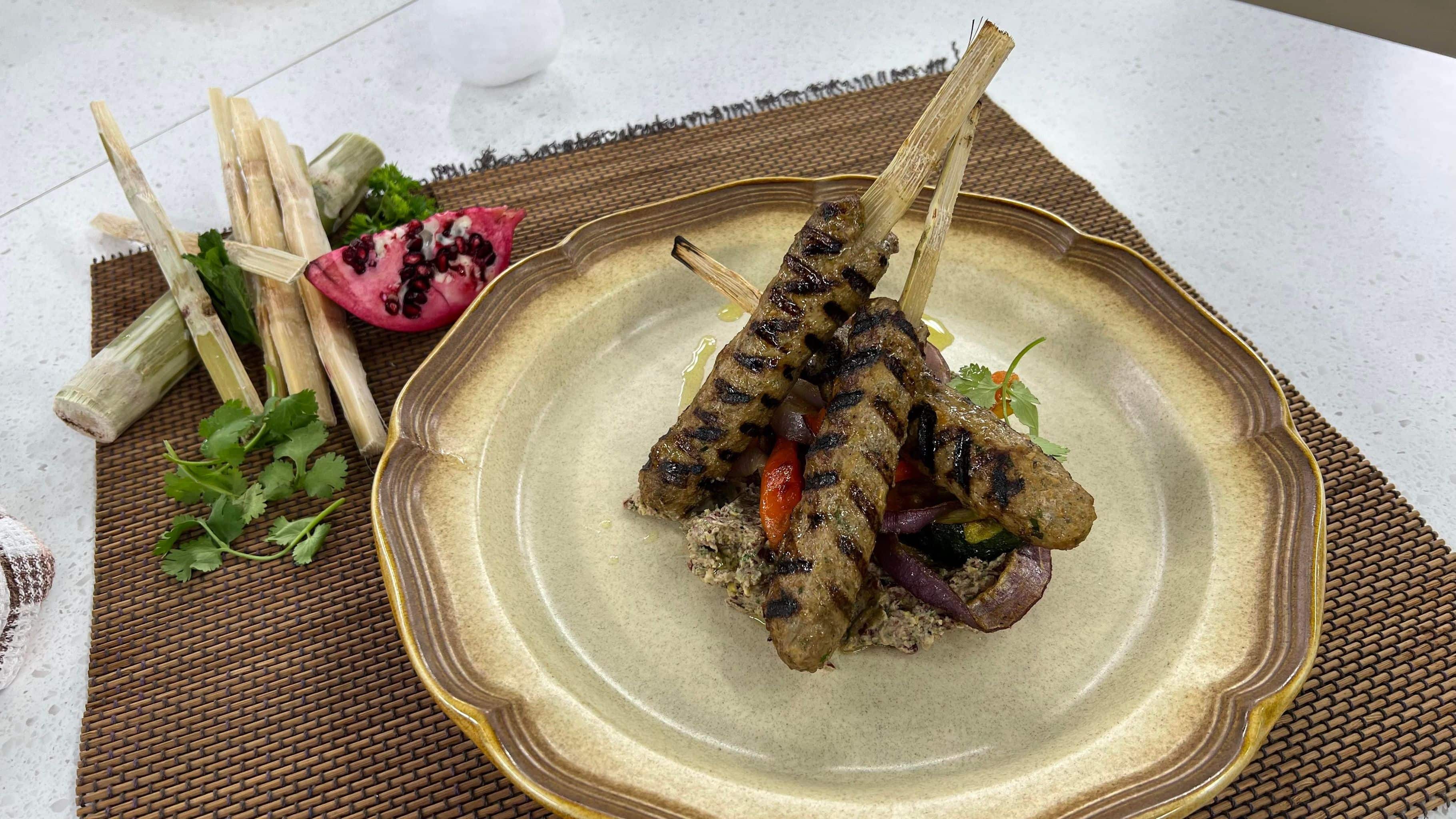 Kebab d’agneau sur canne à sucre