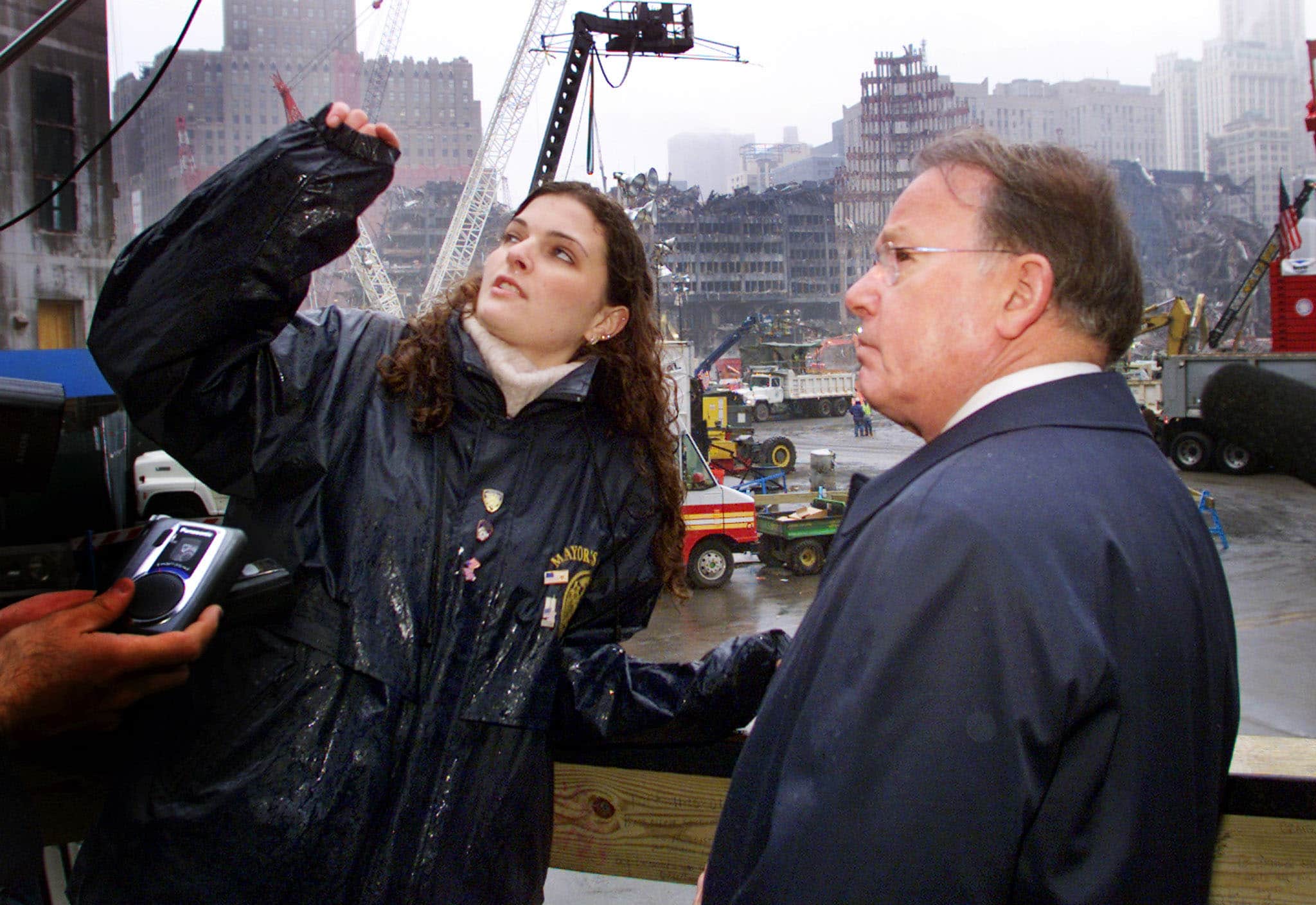 Le premier ministre du Québec Bernard Landry visite «ground zero» le 29 novembre 2001.