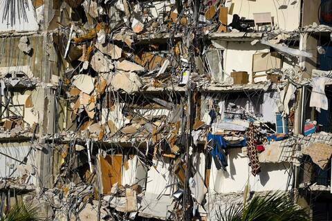 Effondrement en Floride: le bilan grimpe à neuf morts