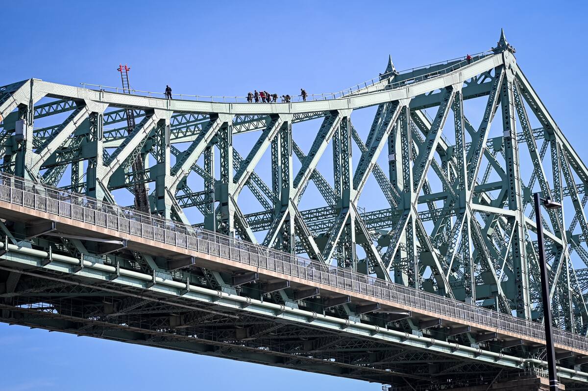 Pont Jacques-Cartier bloqu&eacute;: des accusations criminelles, mais aussi civiles sont possibles