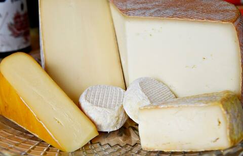 Claude Lafrenière and Vincent Lévy-Hamel opened L'Hôte Épicier last month. They have a wide selection of fine products and Quebec cheeses.