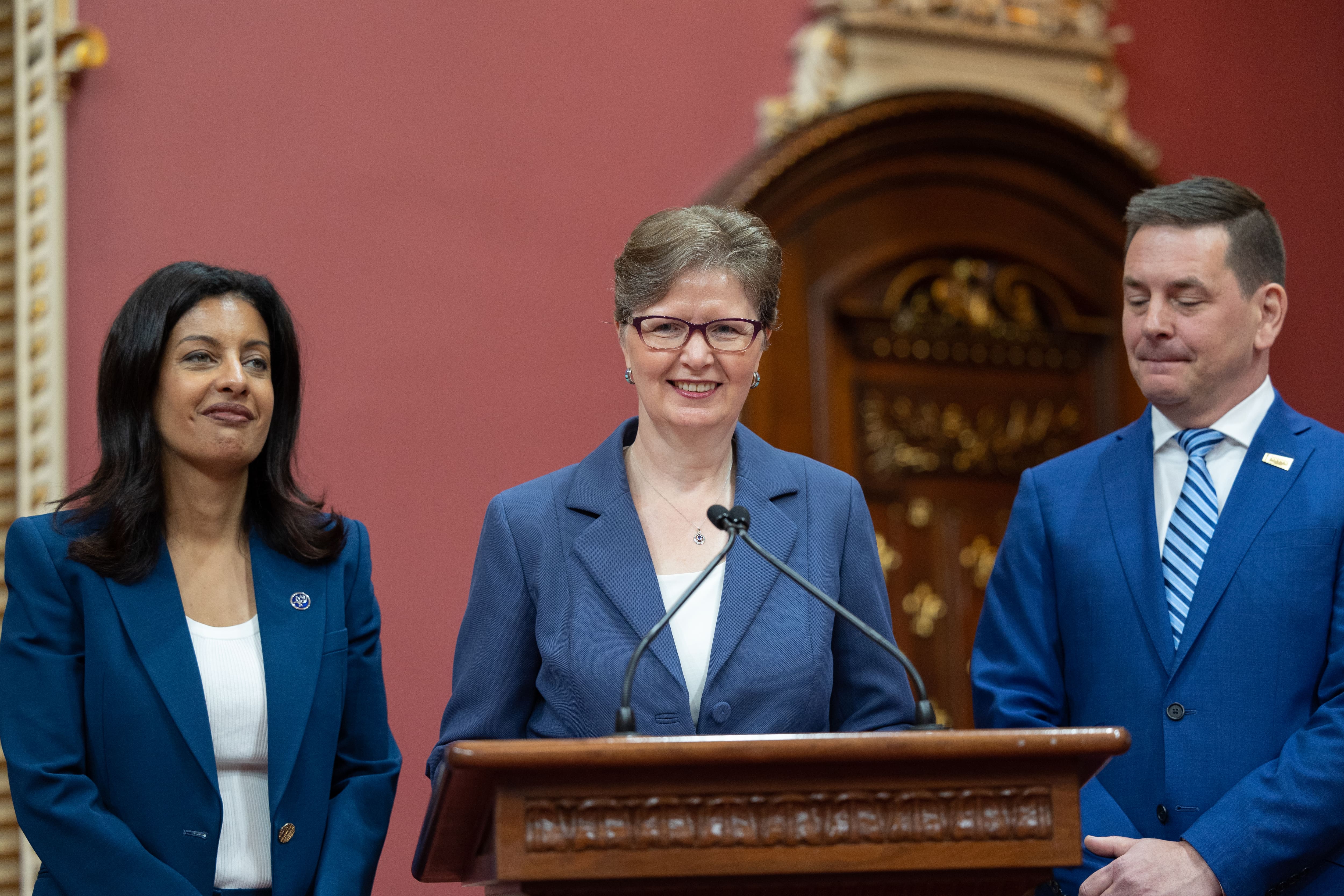 La députée libérale, Linda Caron.