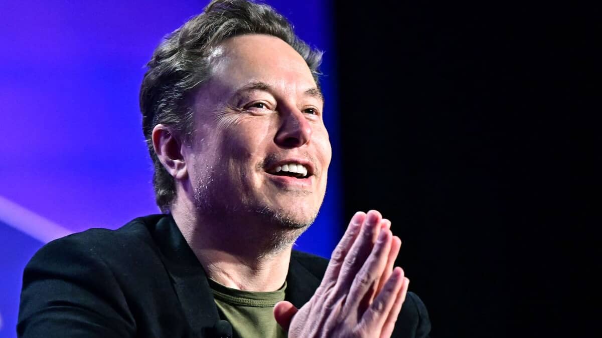 Elon Musk fustige l'accord Apple-OpenAI et menace d'interdire l'iPhone dans ses sociétés