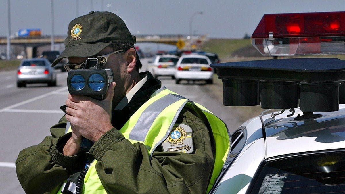 He was traveling at 214 km / h in broad daylight on the highway in Lévis 1