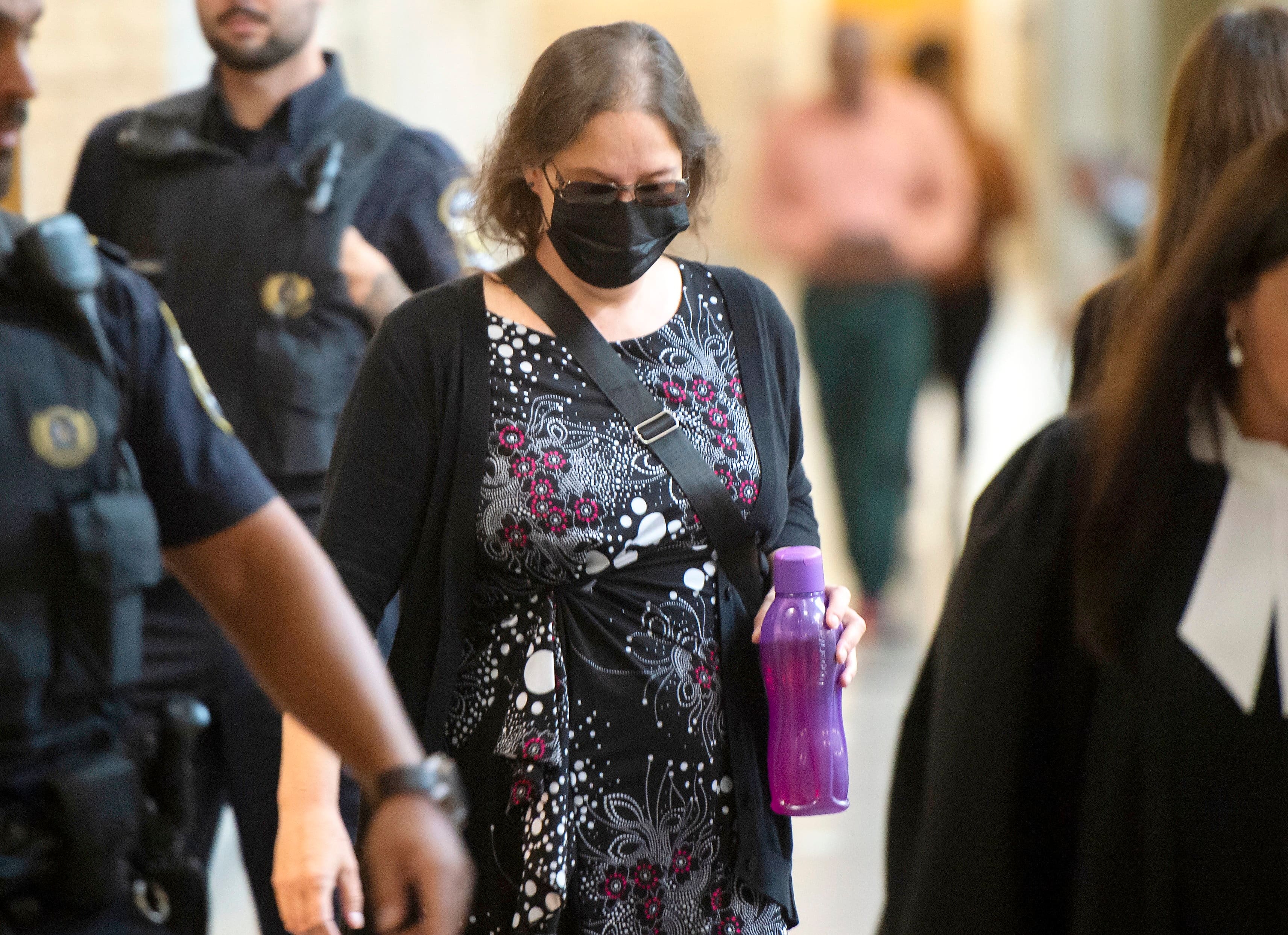 Une femme qui a aspergé d’eau bouillante un enfant de 10 ans à Longueuil a écopé d’une peine de détention de 27 mois de détention.