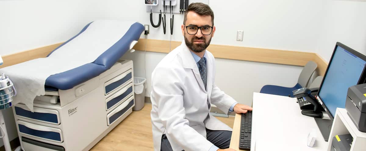 Des cliniques à la pharmacie pour désengorger les urgences et les médecins