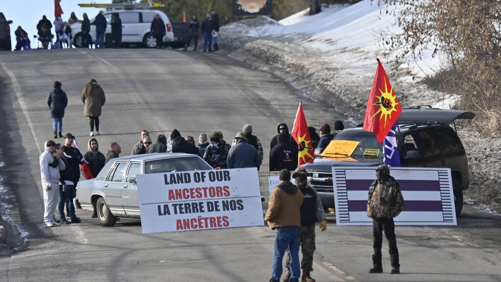 La route 344 rouverte à Kanesatake | TVA Nouvelles