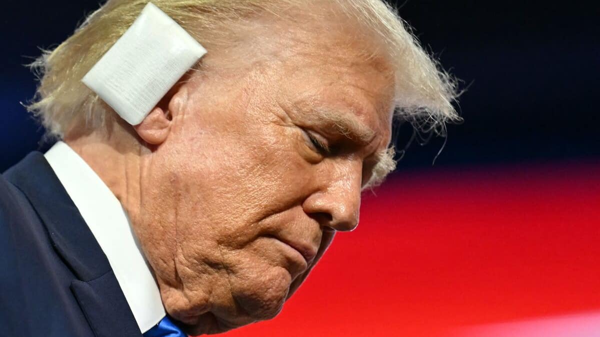 Les tirs visant Trump ont causé une plaie de 2 cm qui guérit, affirme son ex-médecin à la Maison Blanche