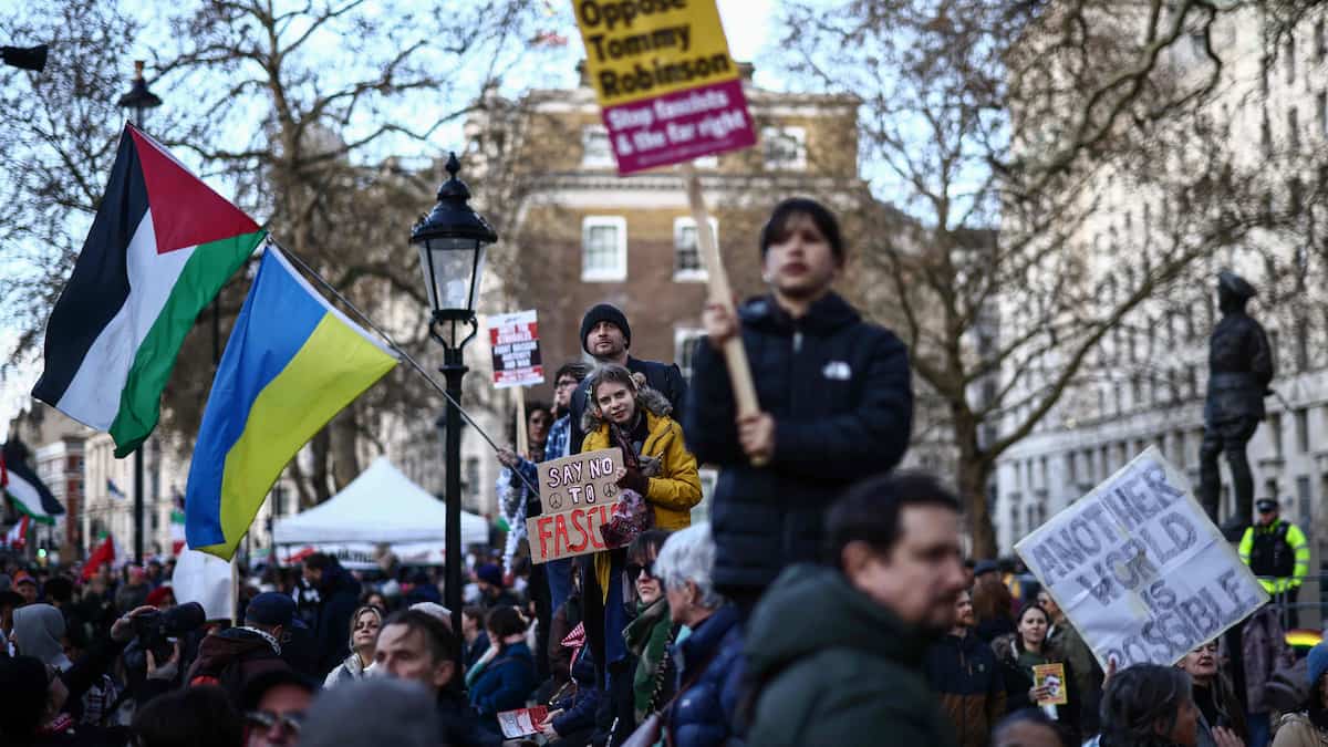 À Londres, des dizaines de milliers de manifestants contre l'extrême droite