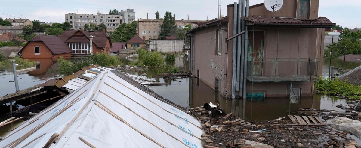 Dam destroyed in Ukraine: Blasts affect civilian evacuation Dam destroyed in Ukraine: Blasts affect civilian evacuation