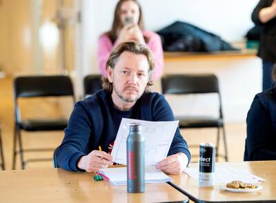 Les Boys: Winks at Netflix, Patrik Laine, and Occupation Double Scenography design