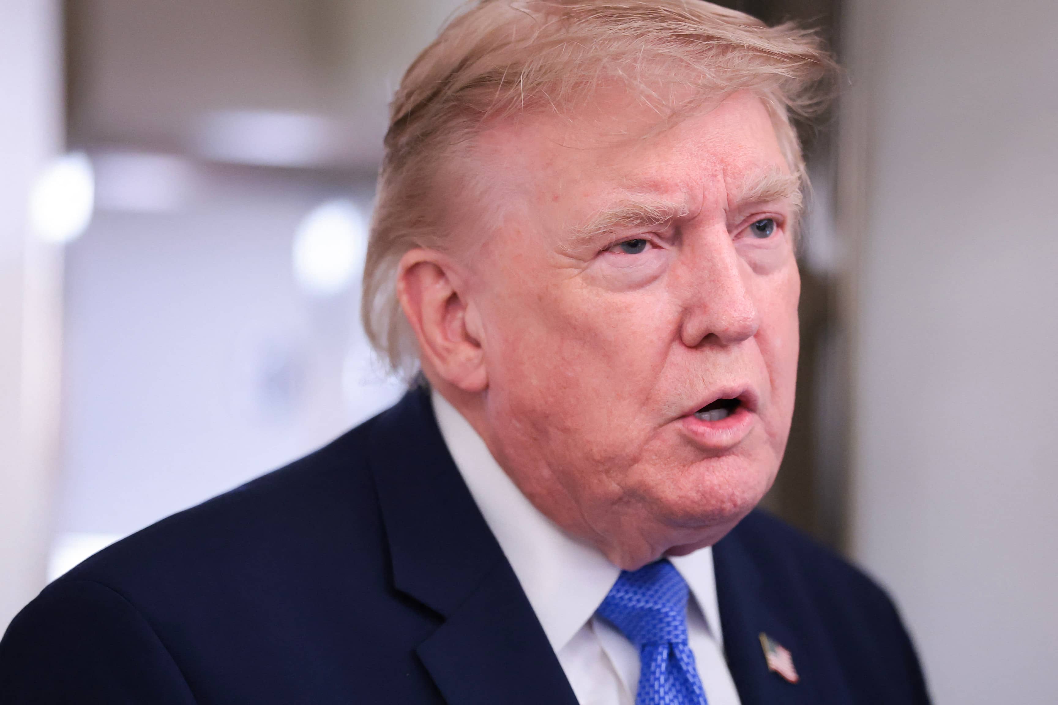 Trump dit que l'Iran a le choix entre un «accord» ou une «capitulation totale»