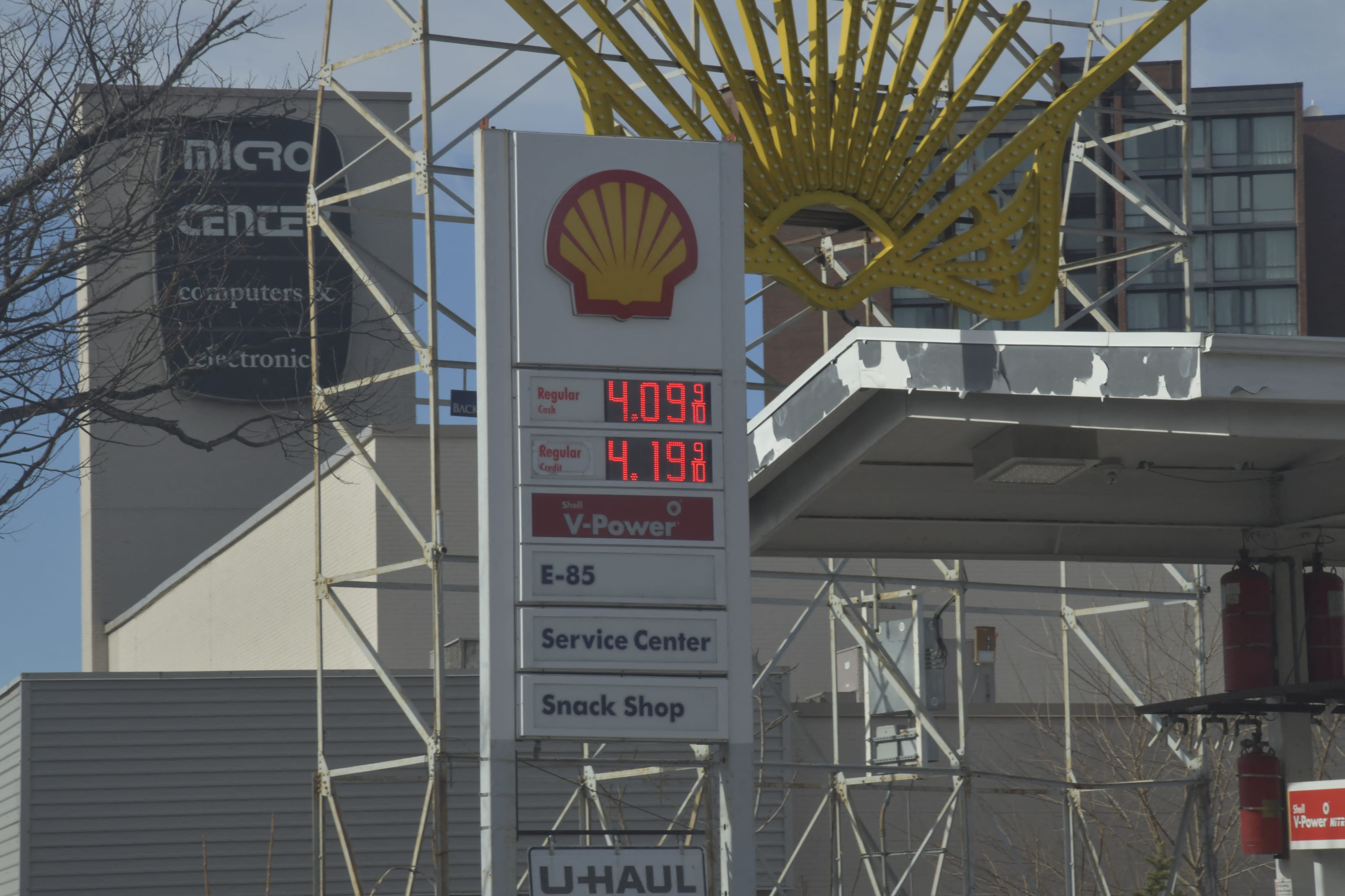 Le blocus décrété sur le détroit d'Ormuz fait redouter un nouveau choc pour l'économie, menaçant de couper l'approvisionnement de pétrole vers l'Asie.