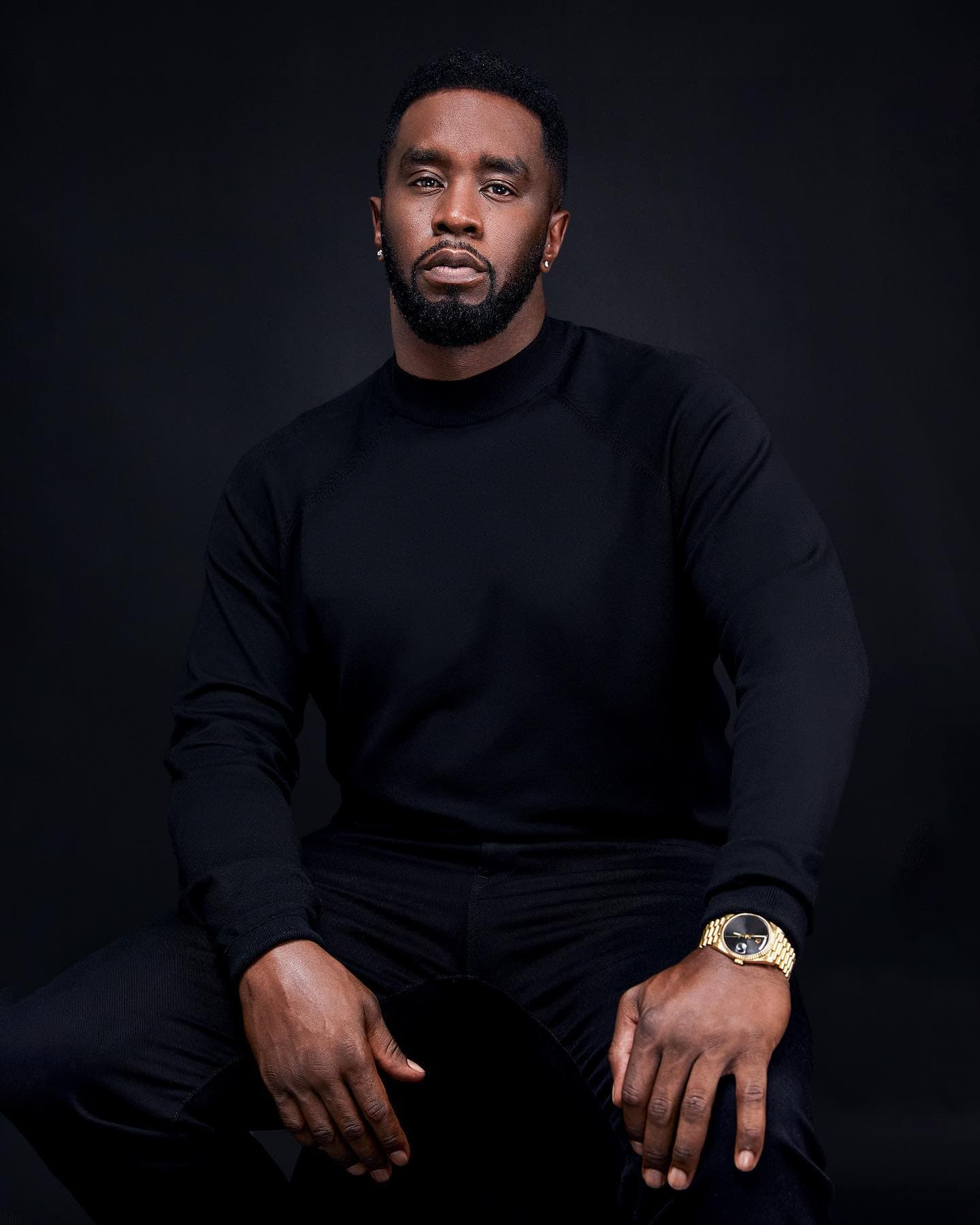 Il a fait pendre une fille du balcon de son ex