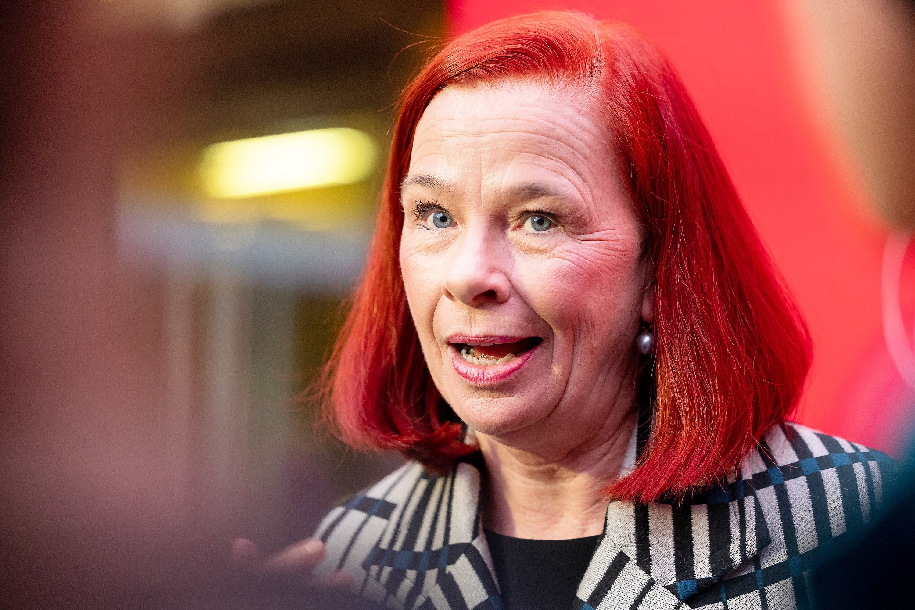 CBC/Radio-Canada doit r&eacute;duire ses d&eacute;penses de 100M$ et n&rsquo;&eacute;carte pas d&rsquo;&eacute;ventuelles mises &agrave; pied