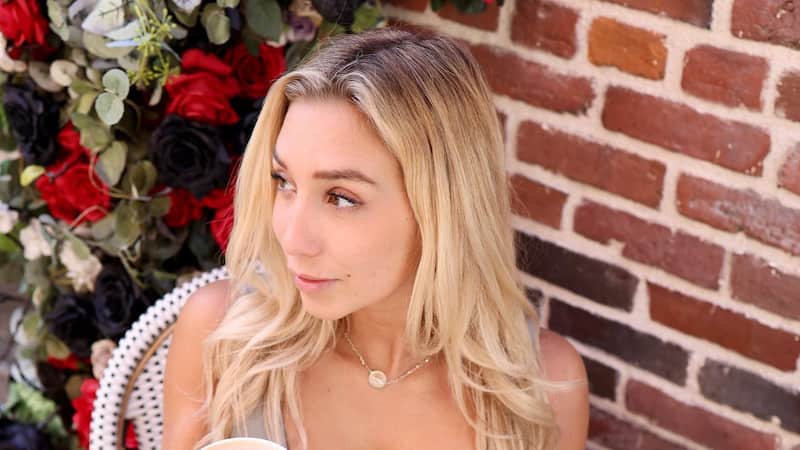 Image principale de l'article Catherine Bastien regrette grandement ses implants
