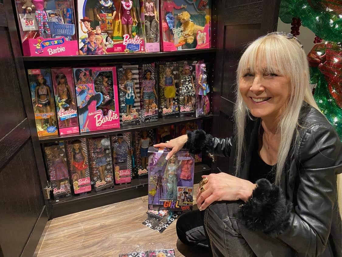 Fan finie de Barbie: sa collection de 800 poup&eacute;es dans l&rsquo;&oelig;il du Mus&eacute;e de la civilisation
