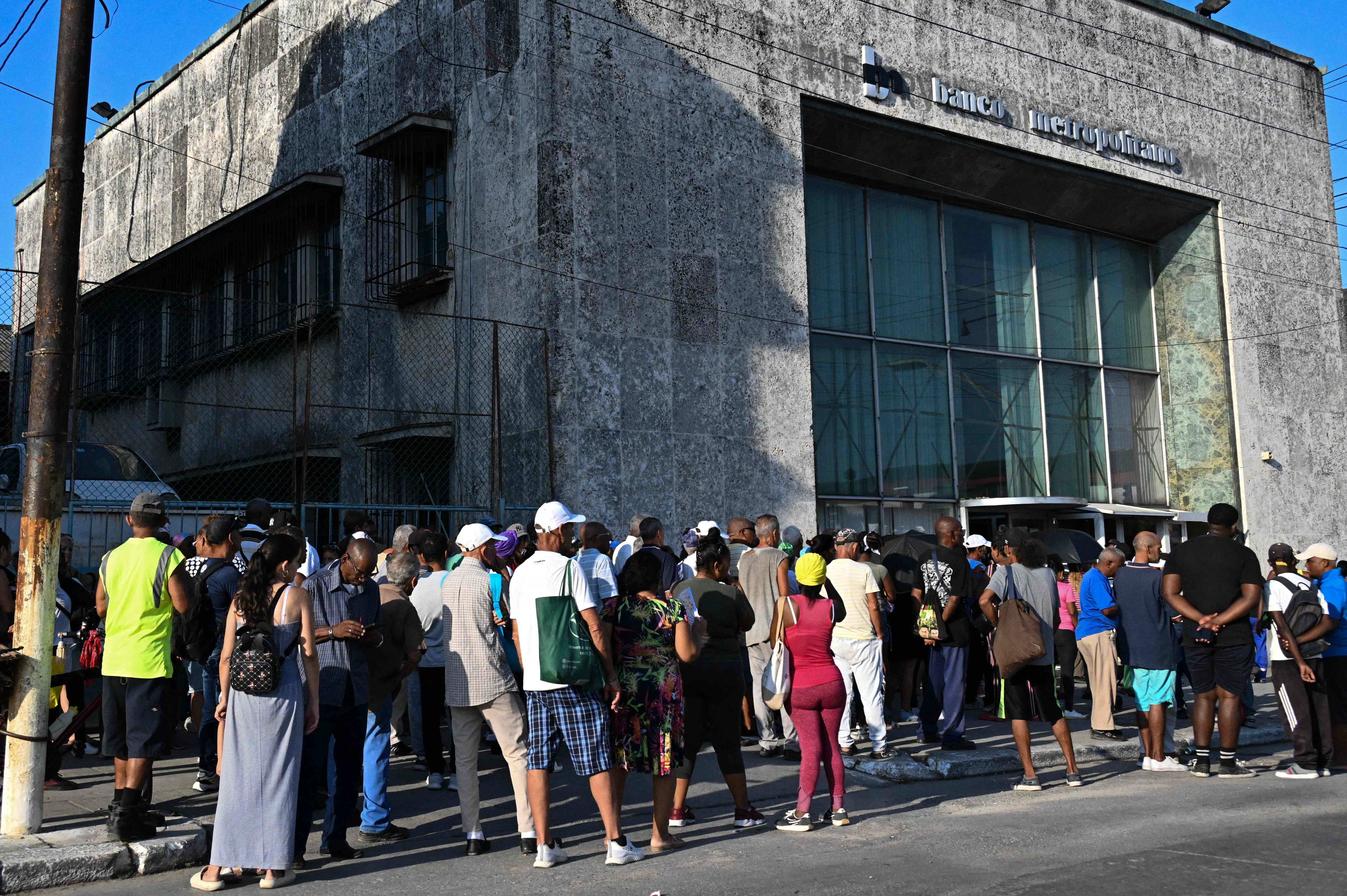 Cuba: les paiements par cartes Visa et Mastercard suspendus dès samedi