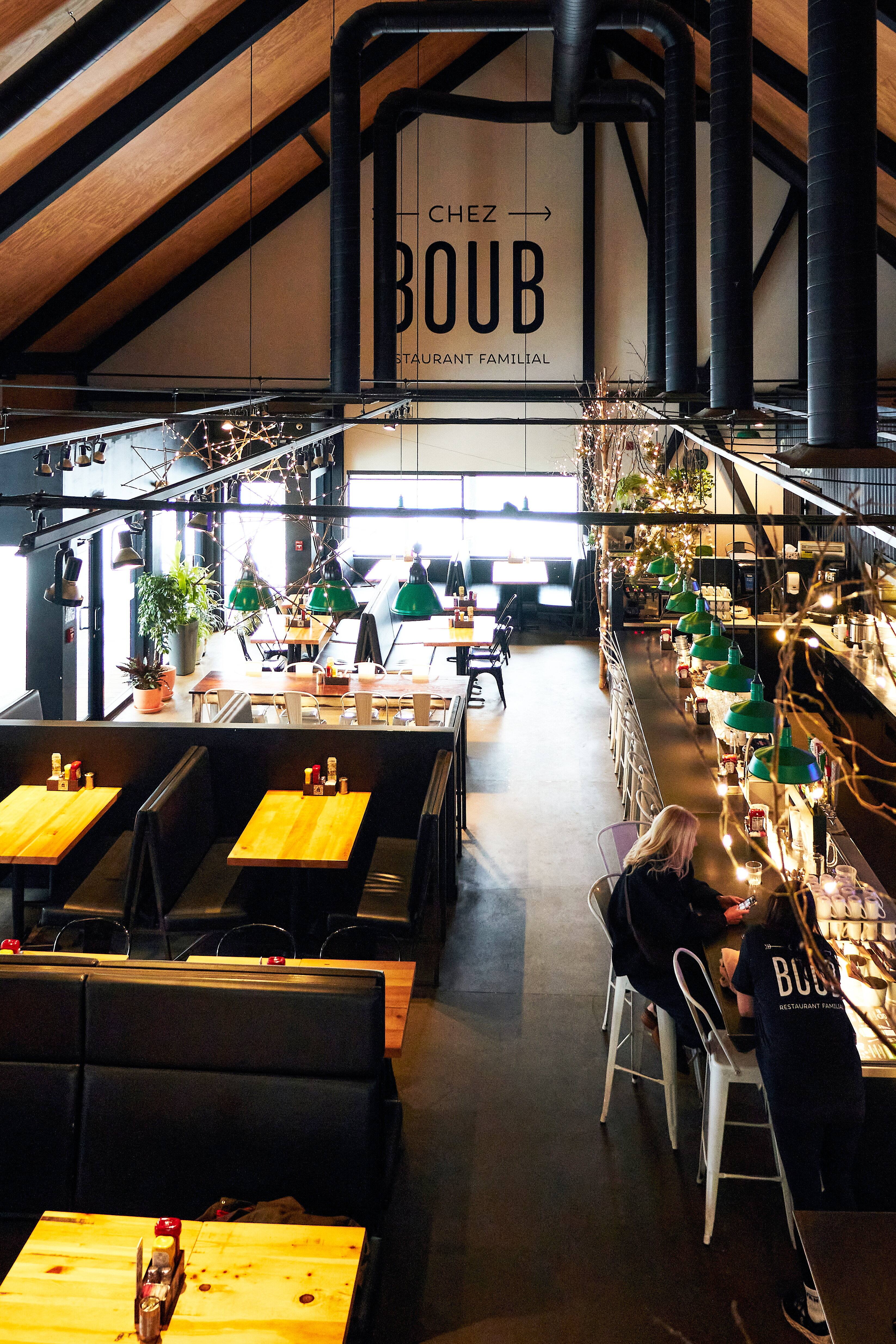 Chez Boub: ras&eacute; par les flammes il y a quelques ann&eacute;es, ce restaurant familial a &eacute;t&eacute; reconstruit et est plus populaire que jamais