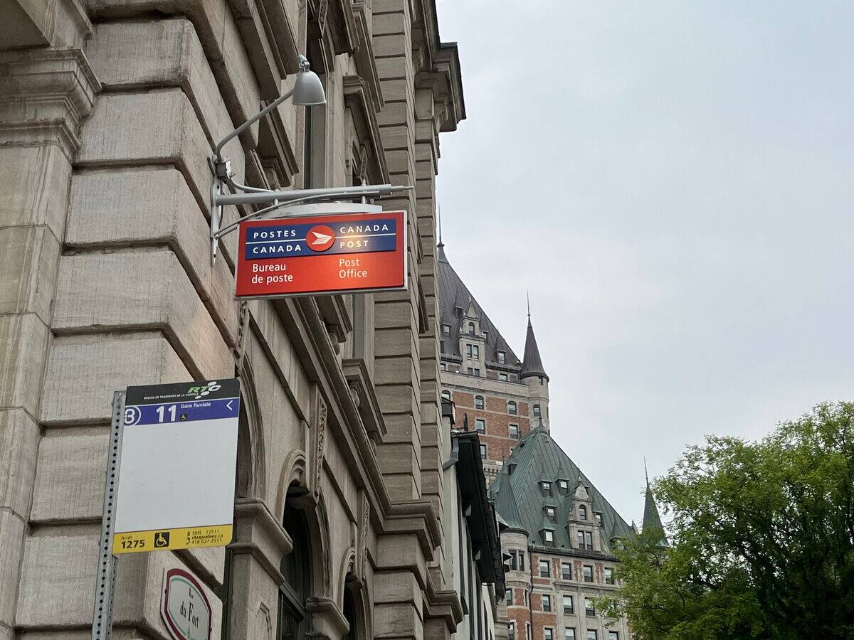 Postes Canada offrira davantage de services en anglais au Qu&eacute;bec