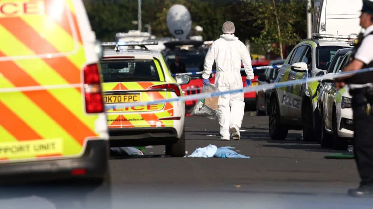 Attaque au couteau en Angleterre: l’identité du jeune suspect de 17 ans exceptionnellement dévoilée