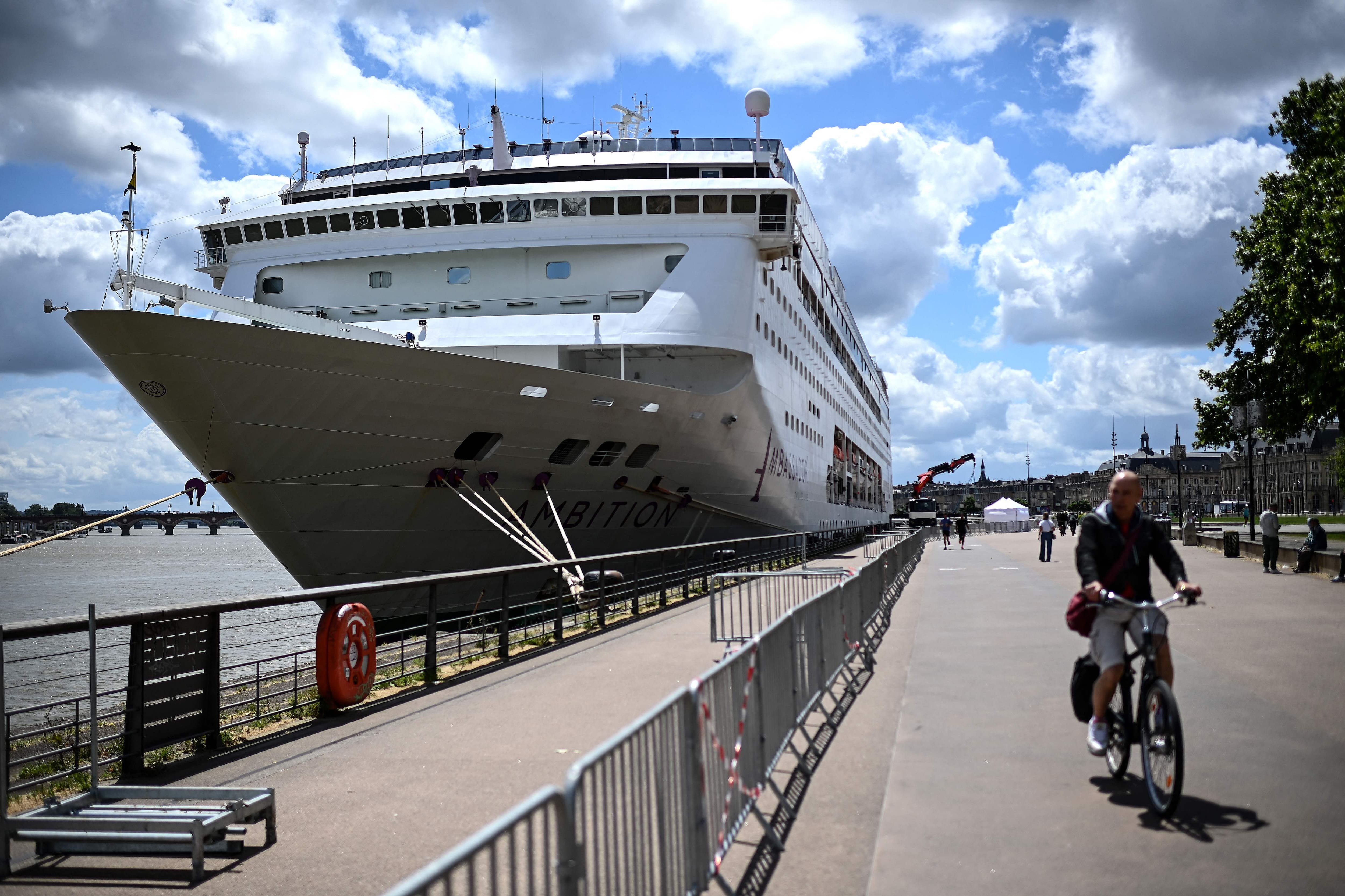 Image principale de l'article Le bateau, un espace clos propice aux maladies