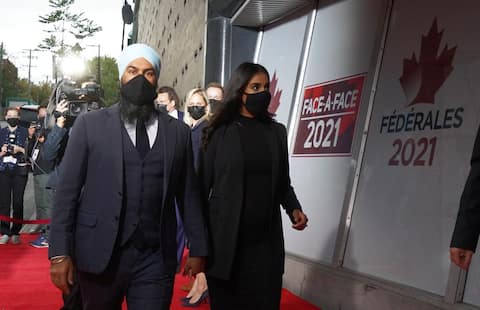 Chefs arrive for a TVA interview in Montreal, Quebec, Canada. Thursday, September 2, 2021. In this photo: Jagmeet Singh and his wife Mario Bureauguard / Agency QMI