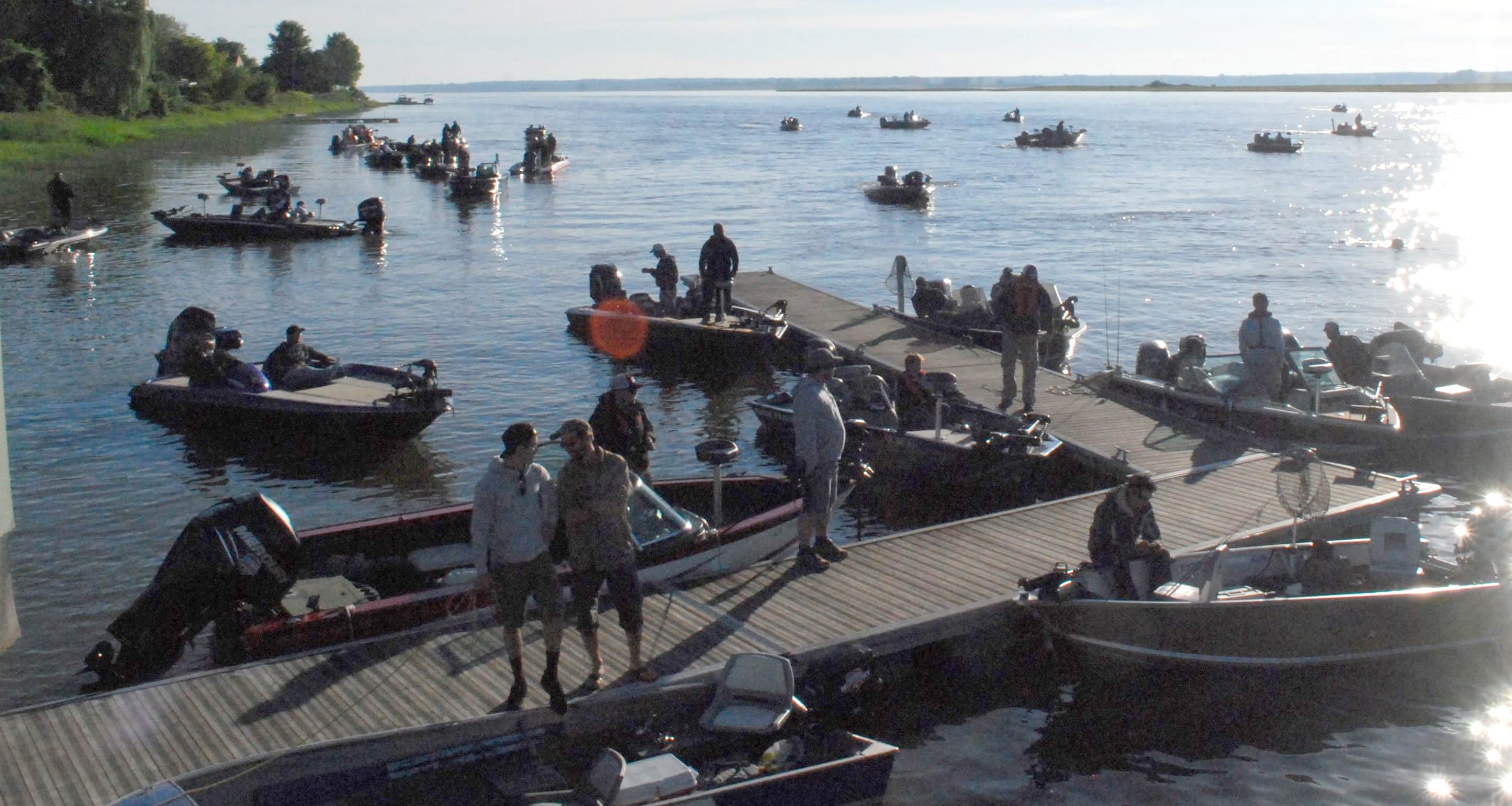 Organisateur De Cannes Tip Tamer Pour Bass Boat - 4 Cannes - Noir - Neuf