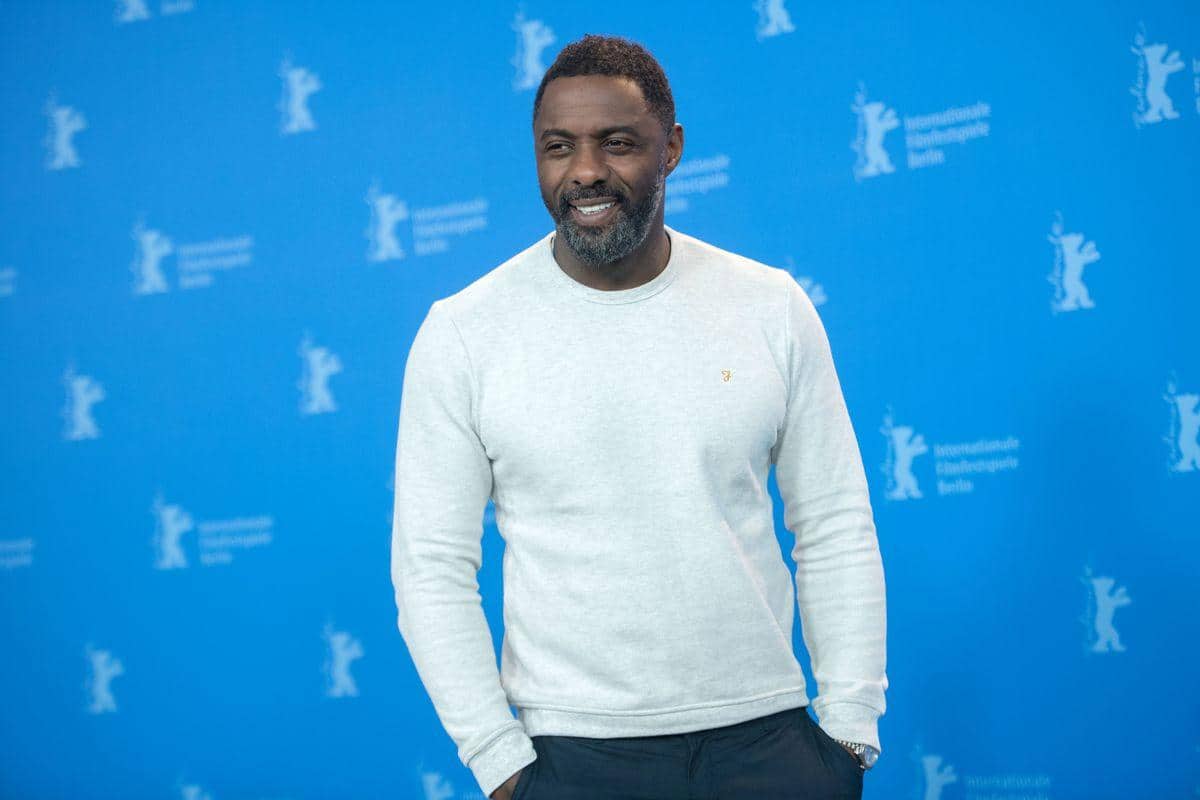 «Il ne faut pas le rendre woke»: Idris Elba écarte l’idée d’incarner James Bond