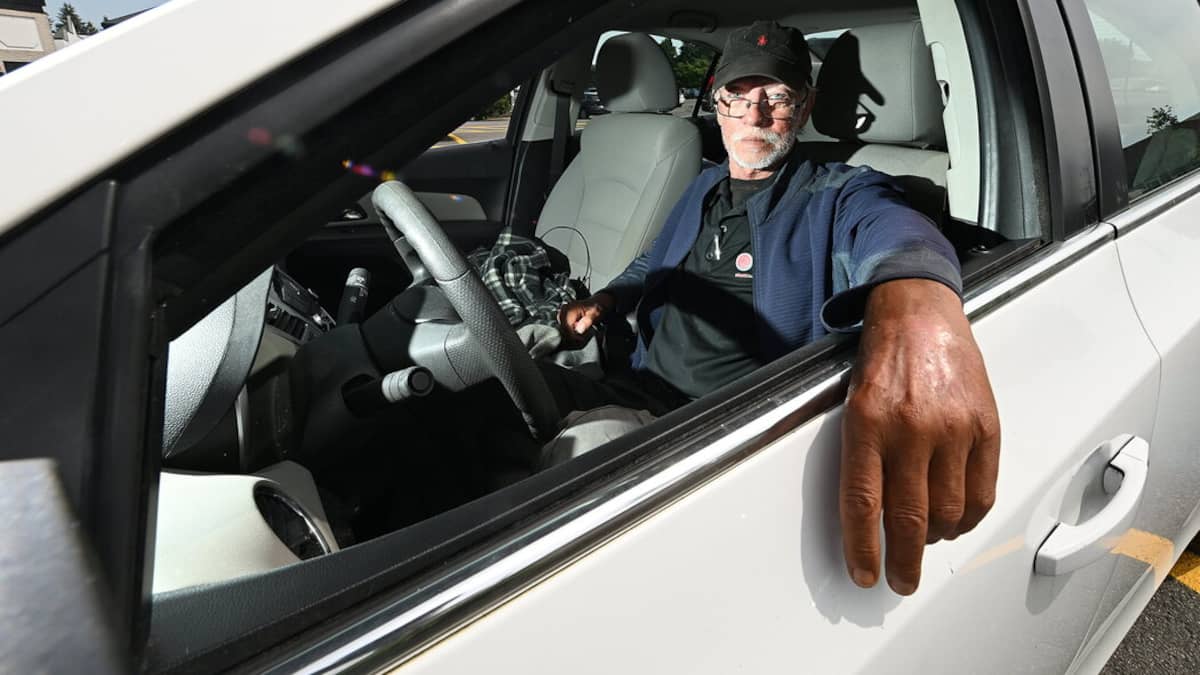 Bénéficiaire de l’aide sociale, un sexagénaire forcé de dormir dans sa voiture depuis 25 jours