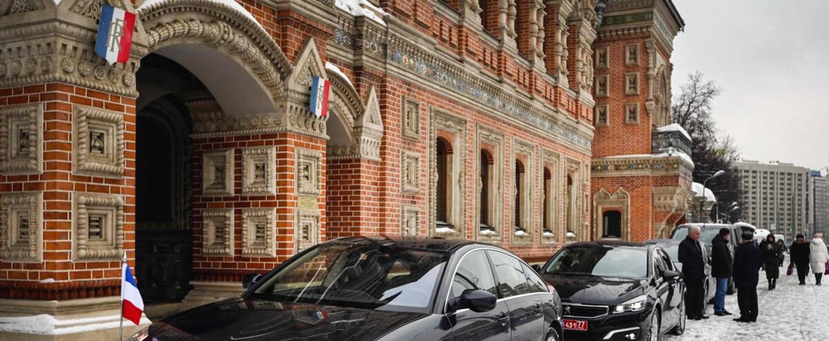 Ukraine: Macron chez Poutine, en quête de désescalade