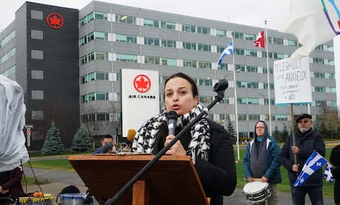 More than a hundred protesters gathered in front of Air Canada's headquarters on Saturday.