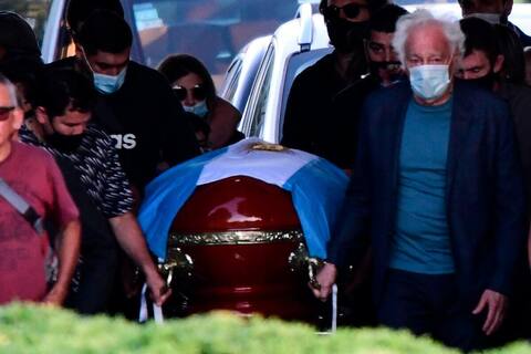 Emoción y confusión, Argentina envía un último adiós a su leyenda Maradona
