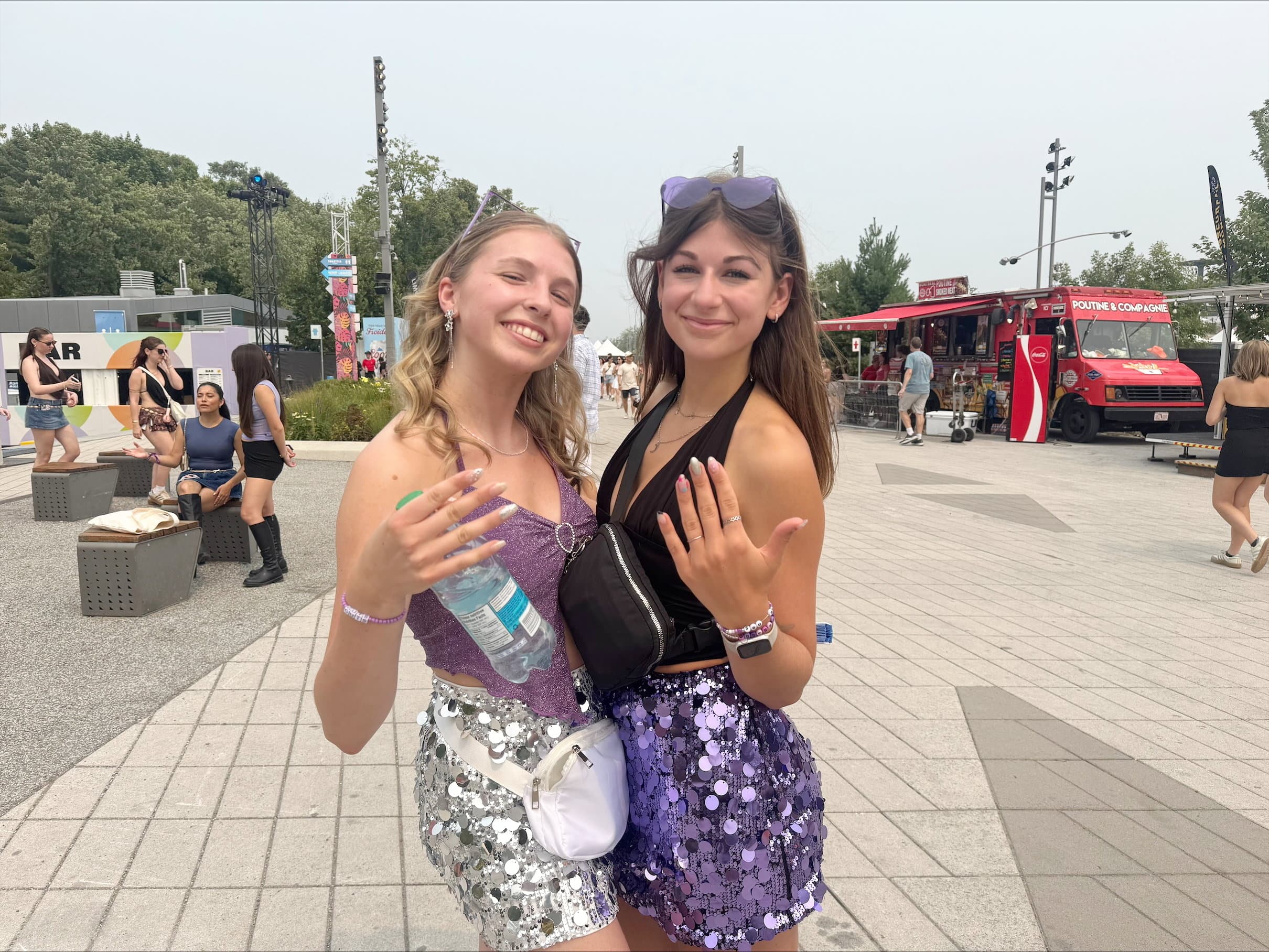 [PHOTOS] Osheaga, jour 3: Voici les looks d&eacute;contract&eacute;s de 25 festivaliers inspir&eacute;s par la star Olivia Rodrigo
