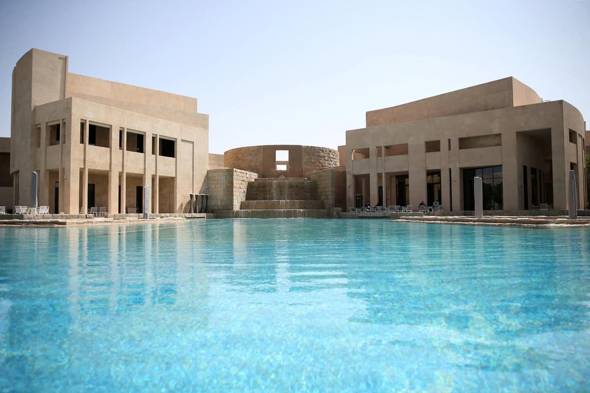 Les h&ocirc;tels du Qatar sous surveillance par les ONG pour bien traiter leurs employ&eacute;s