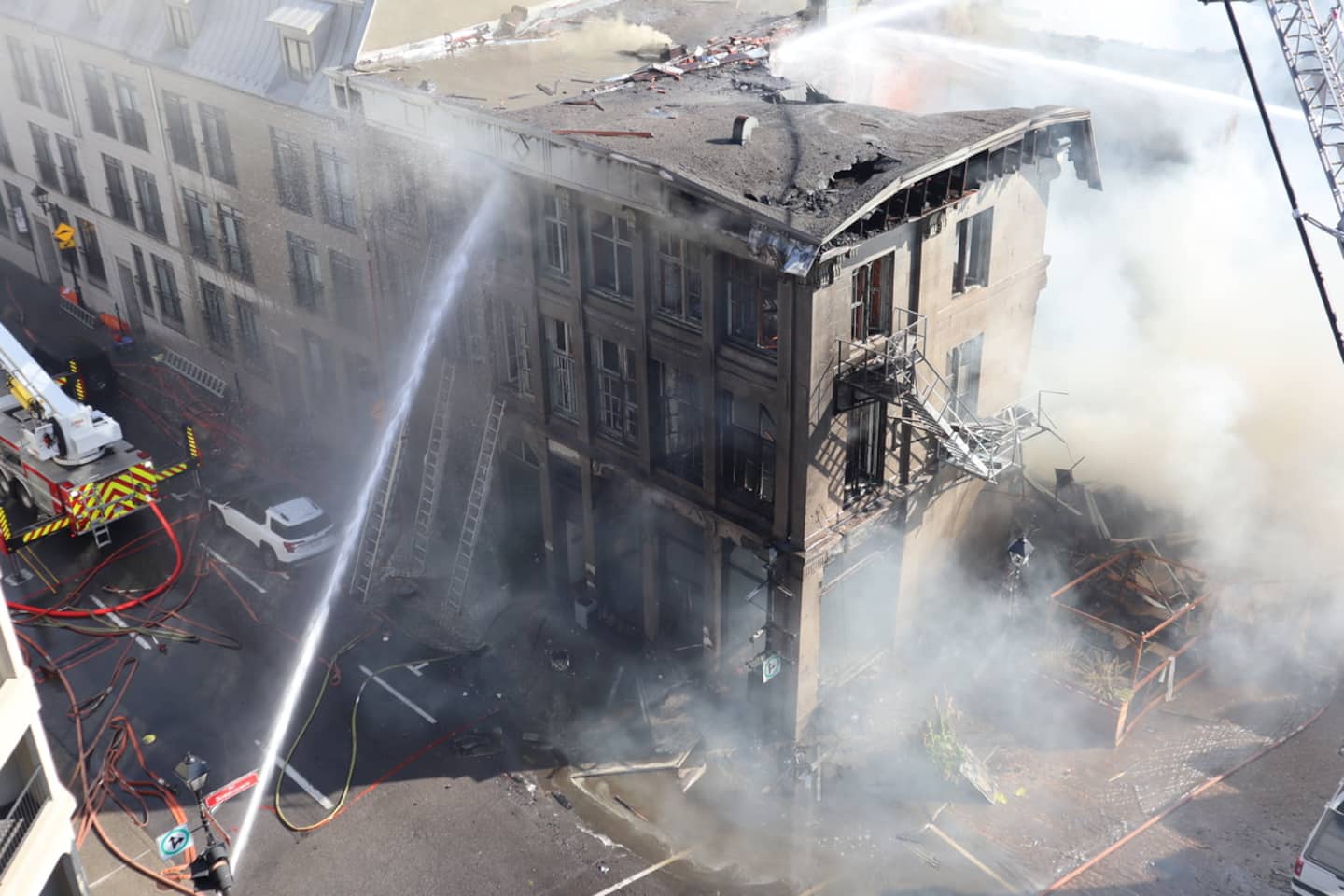 Les individus accusés de l'incendie mortel du Vieux-Montréal agressés en détention