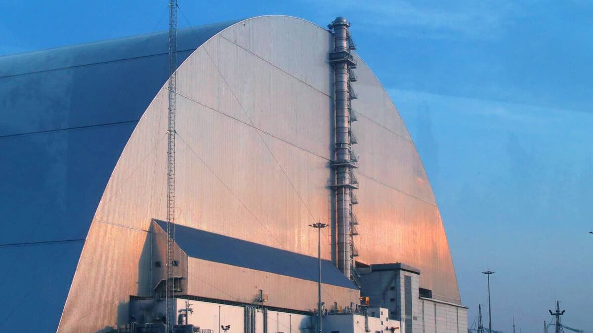 Les Russes commencent à se retirer de la centrale de Tchernobyl